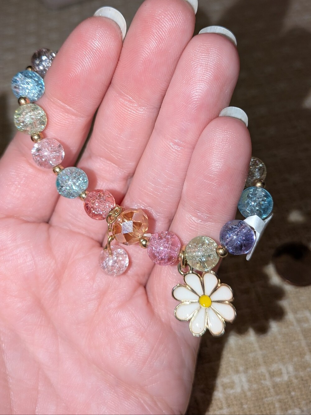 Multicolor Crackle Glass Bead Bracelet with Daisy Charm - Picture 2 of 3